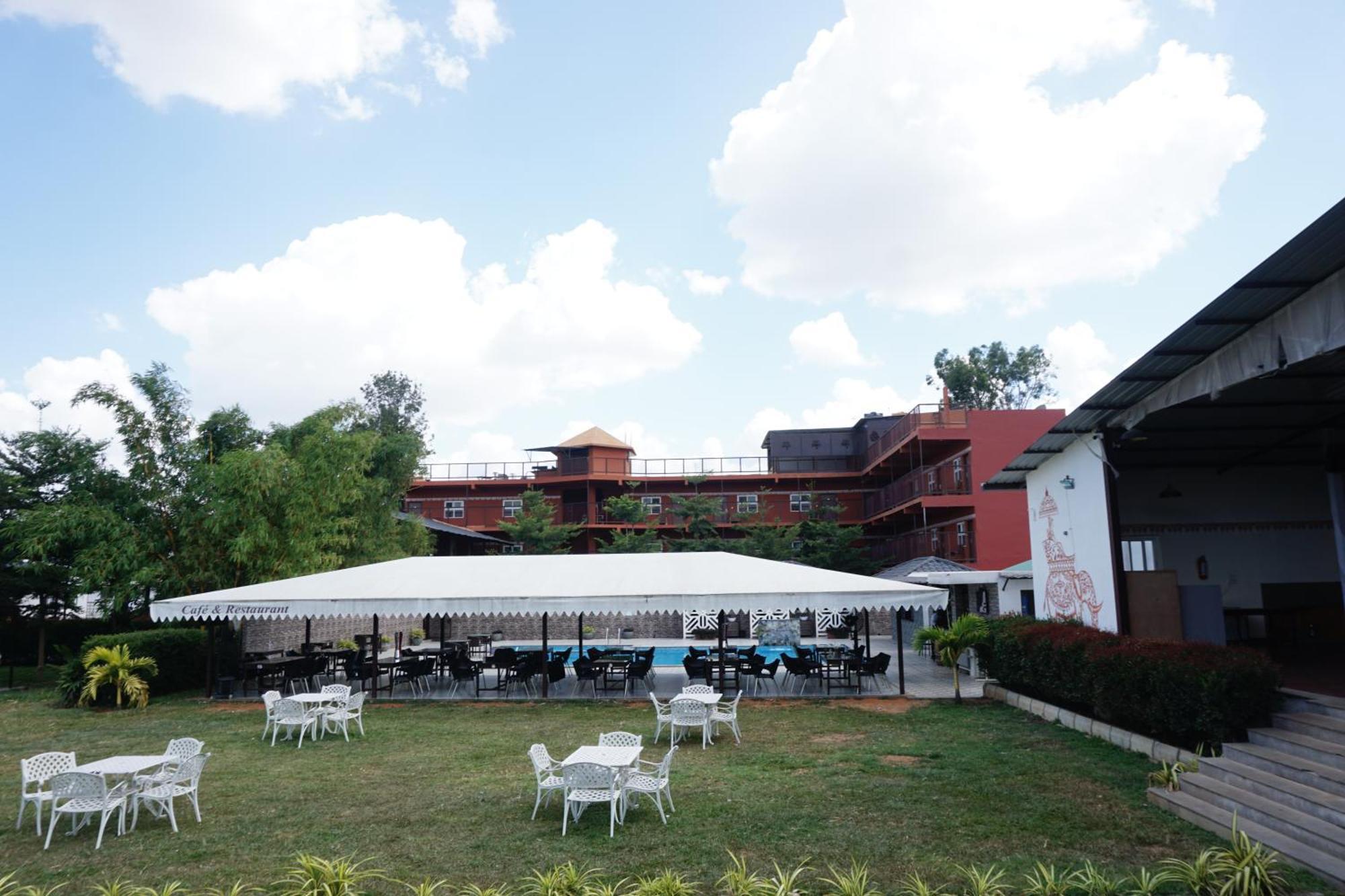 Vistar Resort & Hotels Kammasandra Buitenkant foto