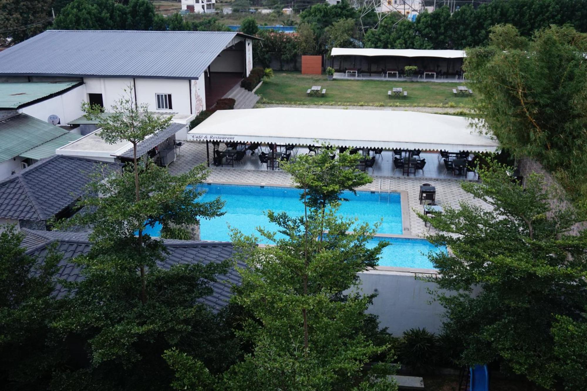 Vistar Resort & Hotels Kammasandra Buitenkant foto
