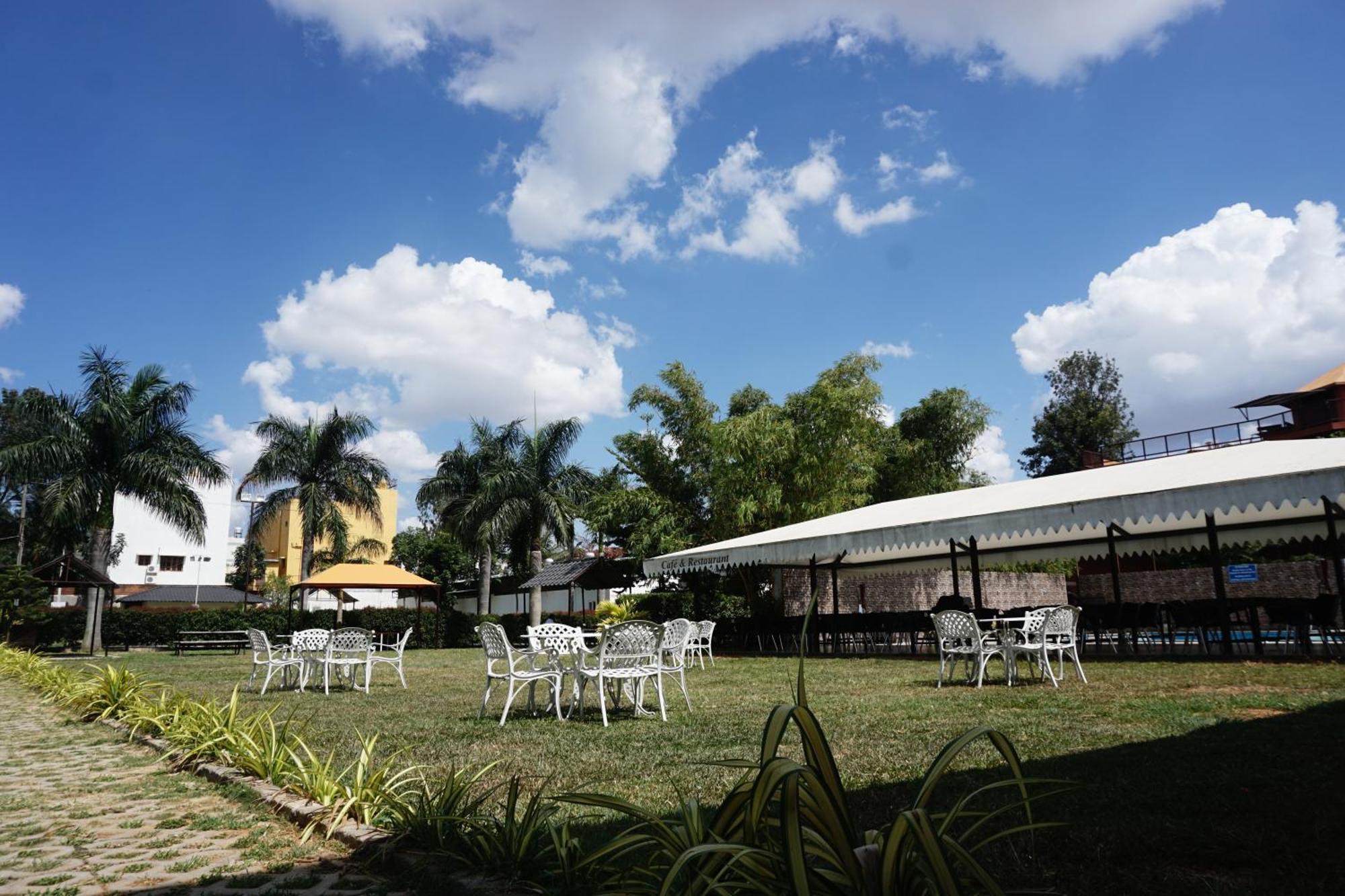 Vistar Resort & Hotels Kammasandra Buitenkant foto